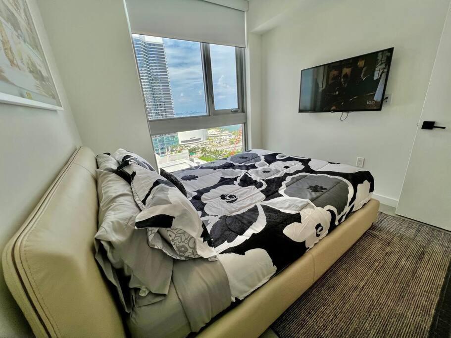 Spacious Studio In The Heart Of Downtown Miami Daire Dış mekan fotoğraf