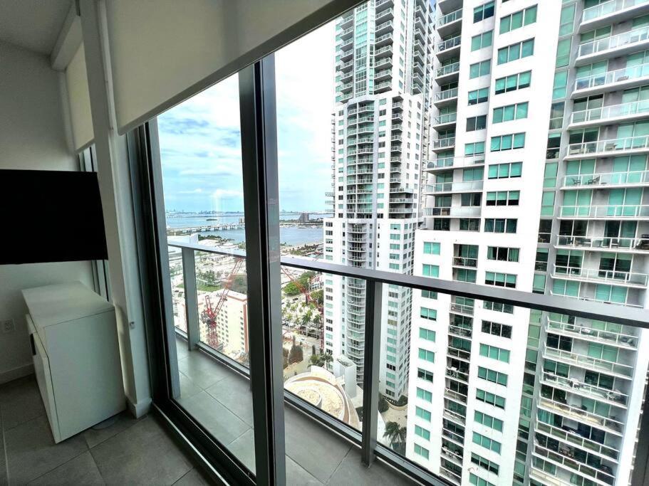 Spacious Studio In The Heart Of Downtown Miami Daire Dış mekan fotoğraf