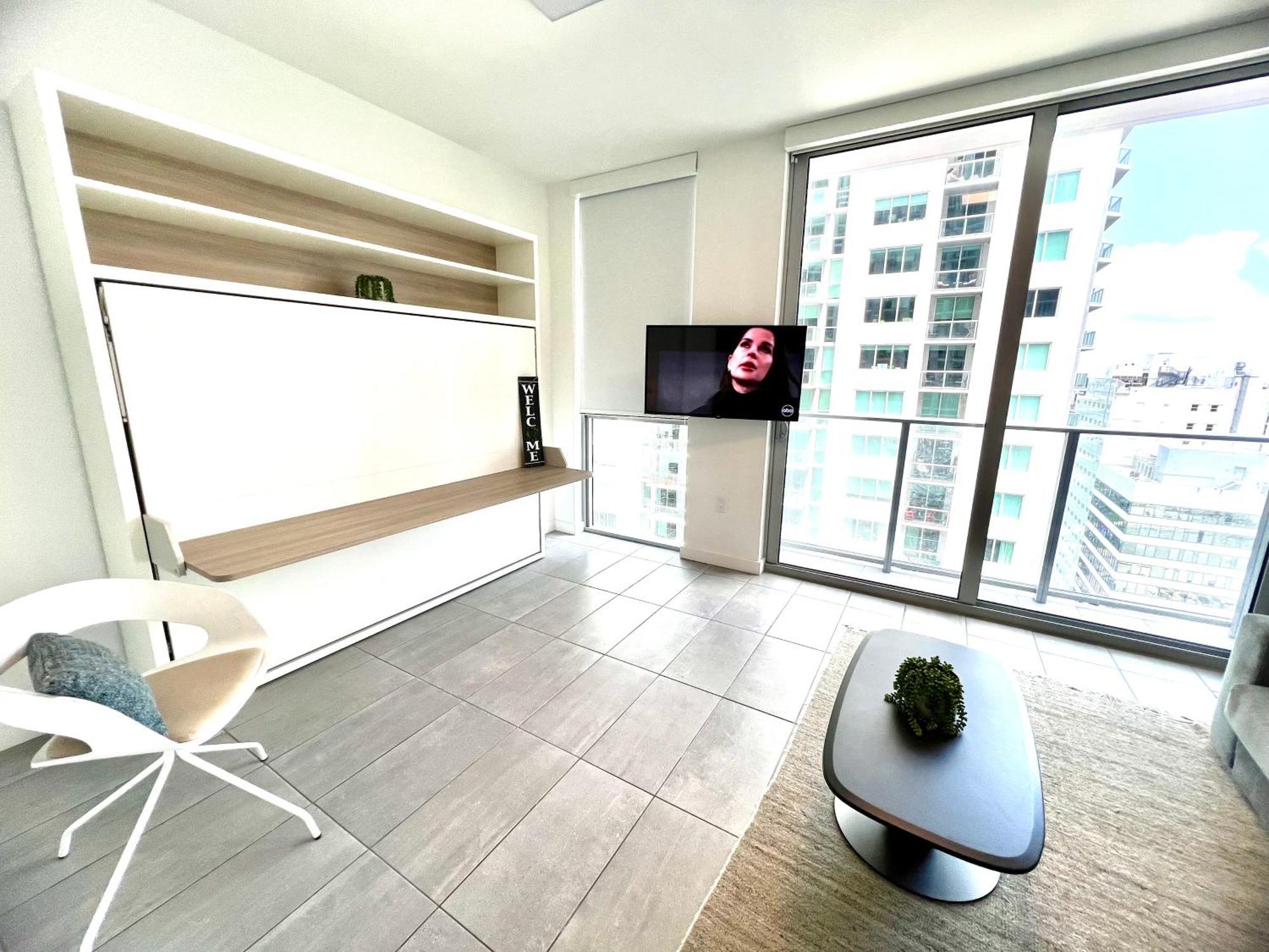 Spacious Studio In The Heart Of Downtown Miami Daire Dış mekan fotoğraf