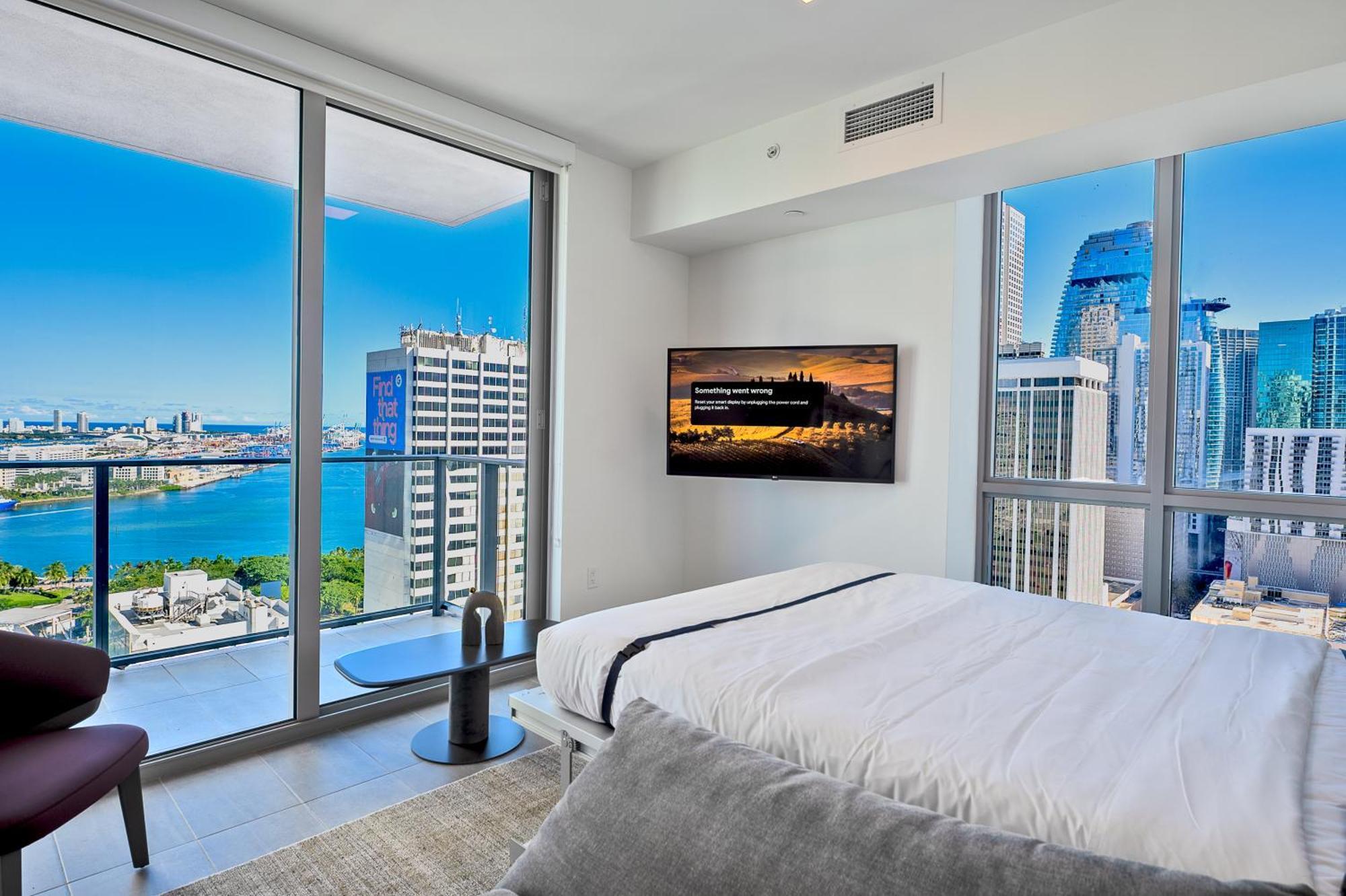 Spacious Studio In The Heart Of Downtown Miami Daire Dış mekan fotoğraf