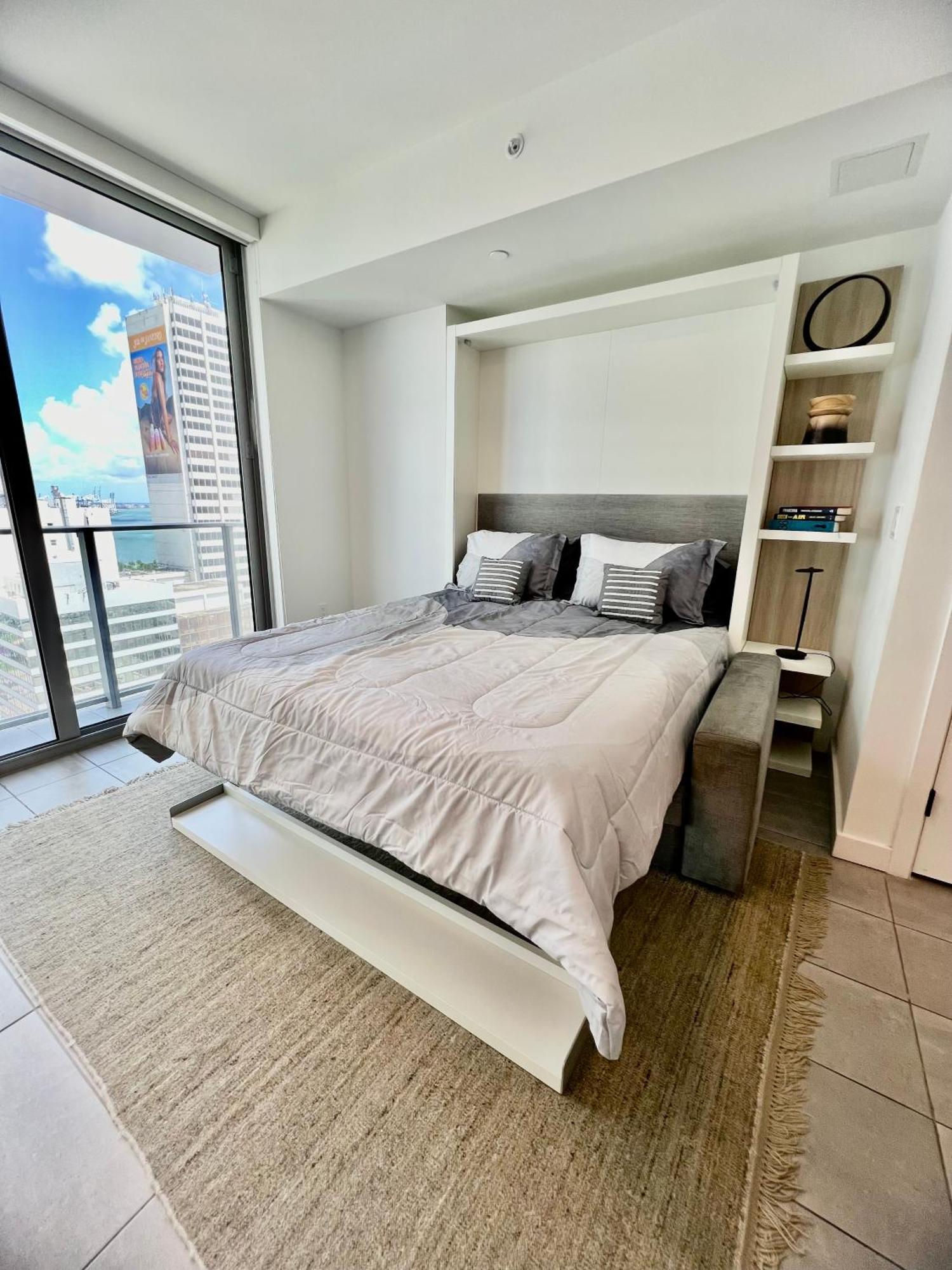 Spacious Studio In The Heart Of Downtown Miami Daire Dış mekan fotoğraf