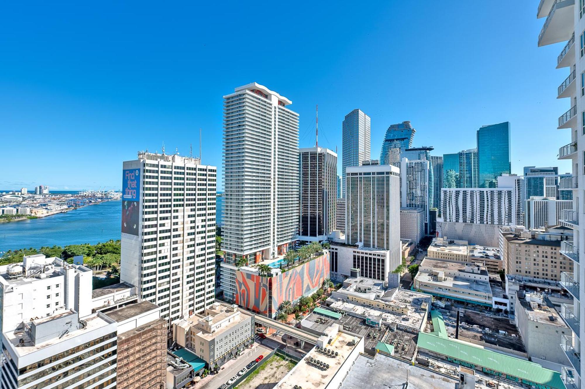 Spacious Studio In The Heart Of Downtown Miami Daire Dış mekan fotoğraf