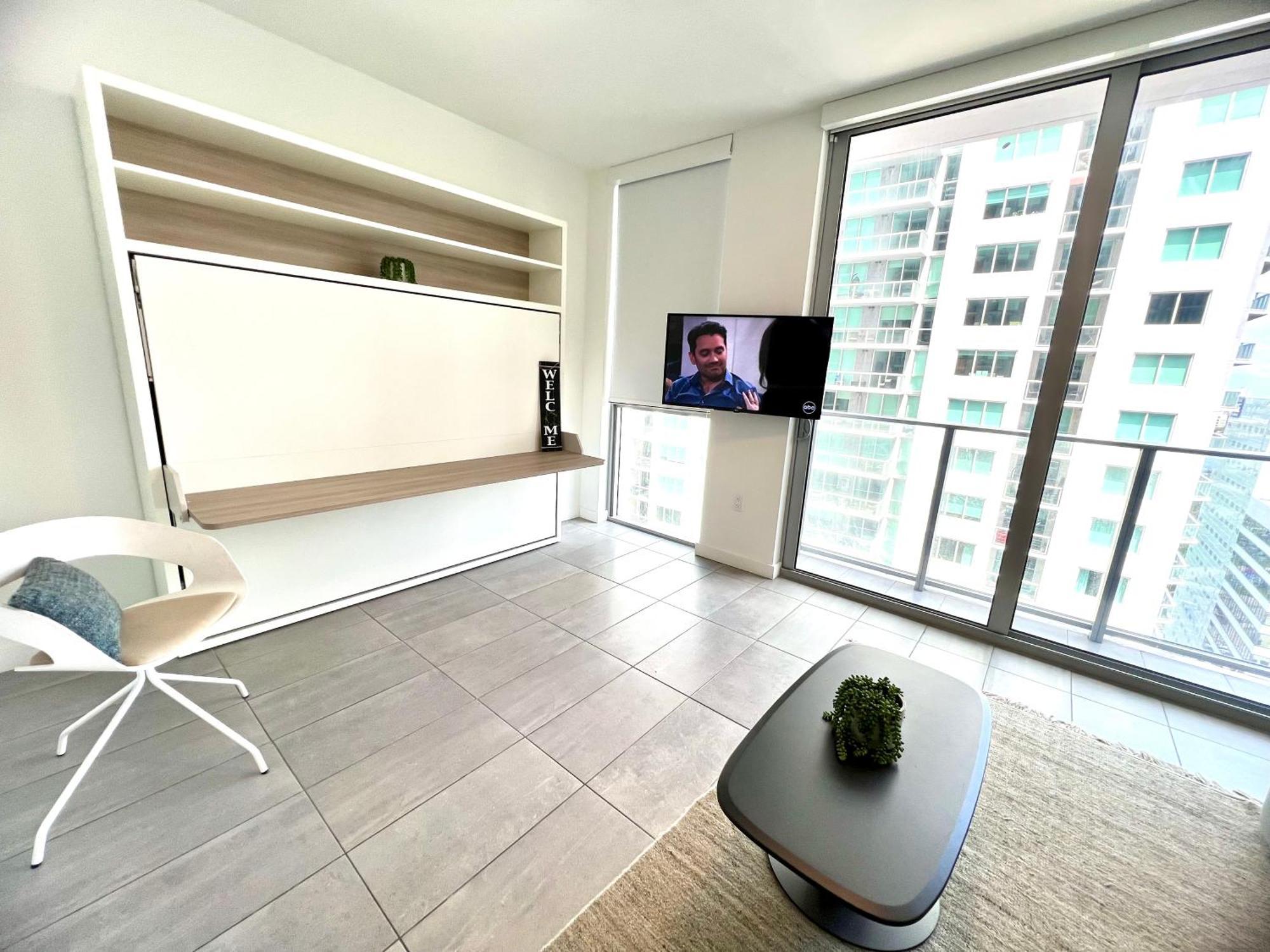 Spacious Studio In The Heart Of Downtown Miami Daire Dış mekan fotoğraf