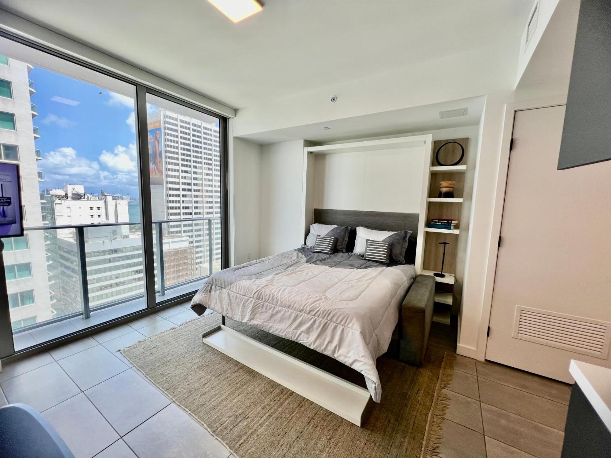 Spacious Studio In The Heart Of Downtown Miami Daire Dış mekan fotoğraf